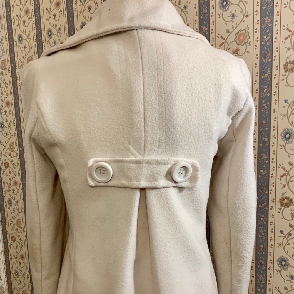 Cream coat - Picture 2 of 2